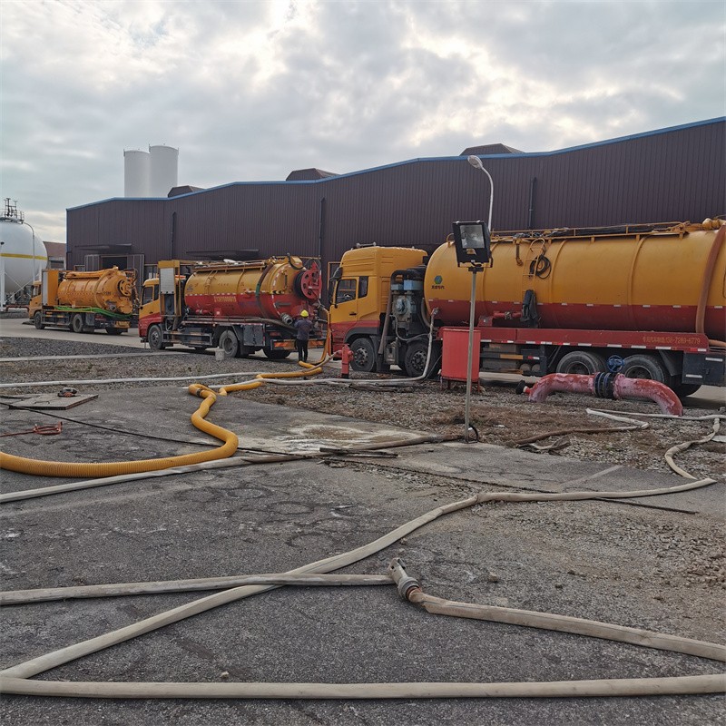 苍溪污水池清理